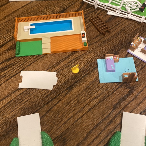 Polly Pocket!!   1994 Lewis Galoob Polly Pocket My Pretty Dollhouse and MORE - Picture 9 of 15